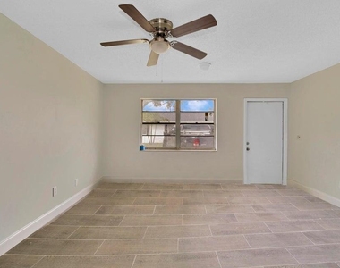 3060 Martin Avenue - Photo Thumbnail 7