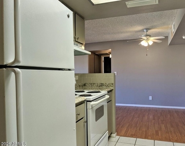 4608 W Maryland Avenue - Photo Thumbnail 5