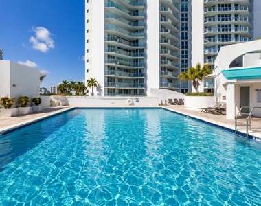 16425 Collins Avenue - Photo Thumbnail 28