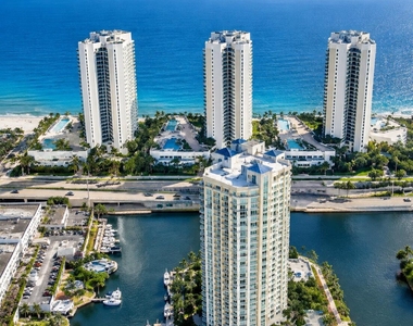 16425 Collins Avenue - Photo Thumbnail 2