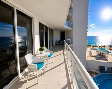 16425 Collins Avenue - Photo Thumbnail 8