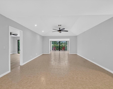 13867 Eastpointe Way - Photo Thumbnail 5