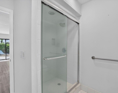 13867 Eastpointe Way - Photo Thumbnail 18