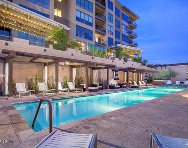 15215 N Kierland Boulevard - Photo Thumbnail 4