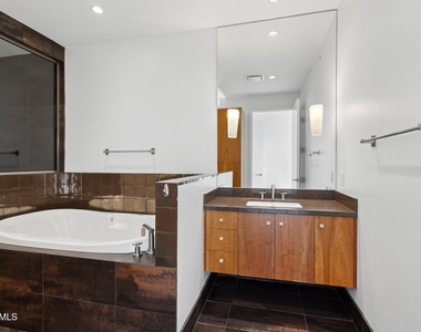15215 N Kierland Boulevard - Photo Thumbnail 15