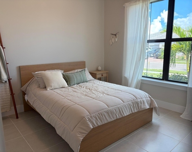 4324 Annapolis Avenue - Photo Thumbnail 9