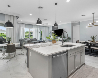 9663 Sterling Shores Street - Photo Thumbnail 4