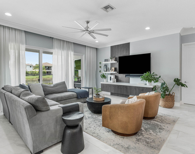 9663 Sterling Shores Street - Photo Thumbnail 3