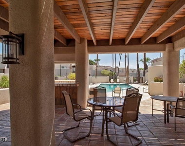 3033 E Rose Lane - Photo Thumbnail 30