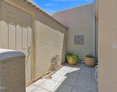 3033 E Rose Lane - Photo Thumbnail 1