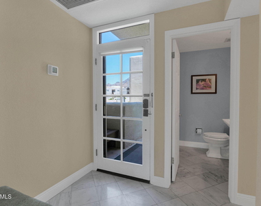 3033 E Rose Lane - Photo Thumbnail 2