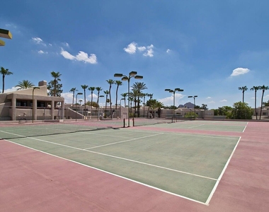 3033 E Rose Lane - Photo Thumbnail 32