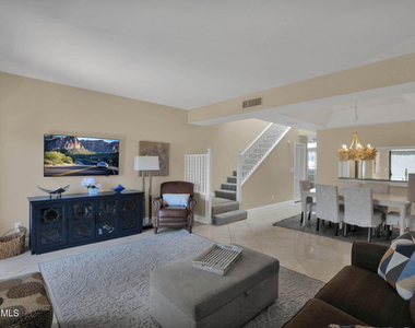 3033 E Rose Lane - Photo Thumbnail 10