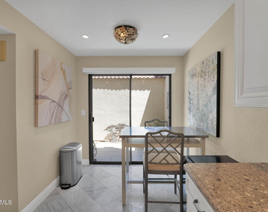 3033 E Rose Lane - Photo Thumbnail 6