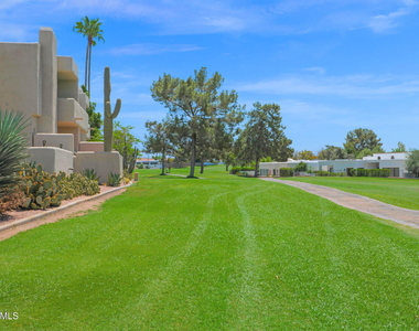 3033 E Rose Lane - Photo Thumbnail 25