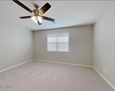 40637 W Williams Way - Photo Thumbnail 3