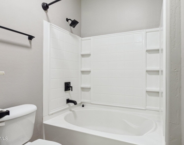 7727 S 45th Lane - Photo Thumbnail 15