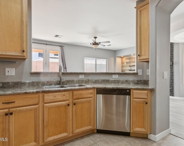 7727 S 45th Lane - Photo Thumbnail 10