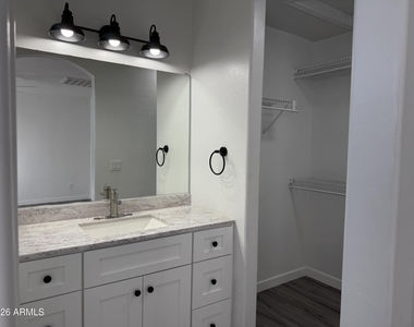 1833 S 106th Lane - Photo Thumbnail 13