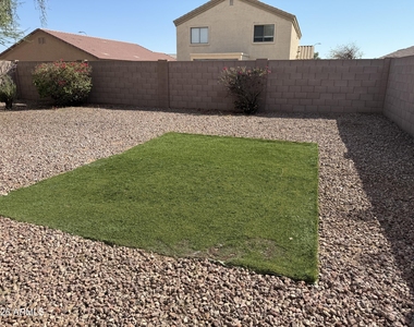 1833 S 106th Lane - Photo Thumbnail 6
