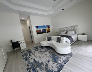 7131 Mallorca Crescent - Photo Thumbnail 11