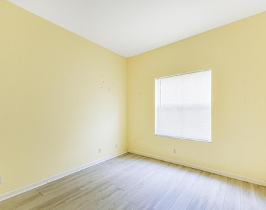 5544 Spanish River Road - Photo Thumbnail 17