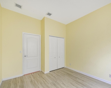 5544 Spanish River Road - Photo Thumbnail 18