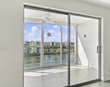 111 Se 3rd Avenue - Photo Thumbnail 4