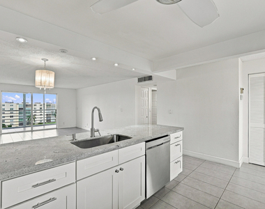 111 Se 3rd Avenue - Photo Thumbnail 21