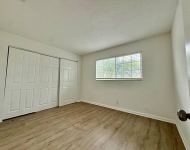 3370 Ne 16th Terrace - Photo Thumbnail 6