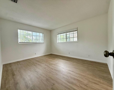 3370 Ne 16th Terrace - Photo Thumbnail 9