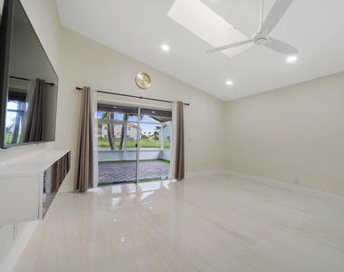 8599 Tourmaline Boulevard - Photo Thumbnail 15