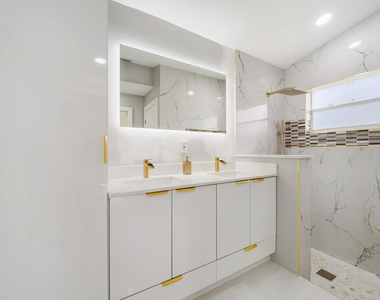 8599 Tourmaline Boulevard - Photo Thumbnail 17