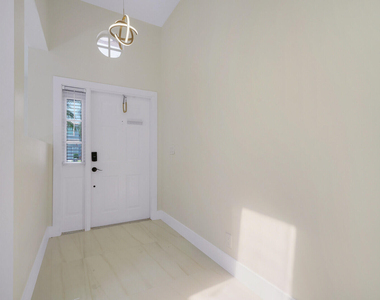 8599 Tourmaline Boulevard - Photo Thumbnail 3