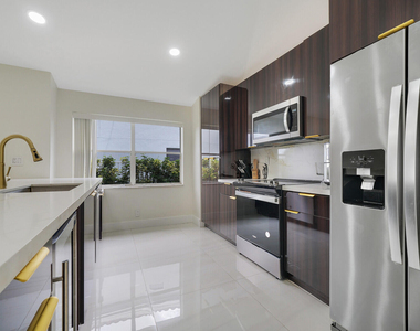 8599 Tourmaline Boulevard - Photo Thumbnail 10
