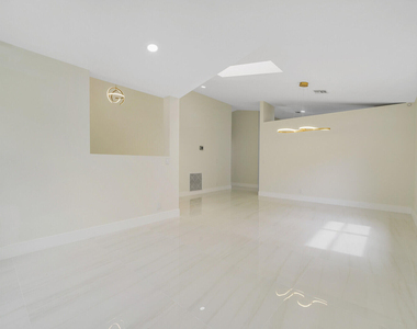 8599 Tourmaline Boulevard - Photo Thumbnail 8