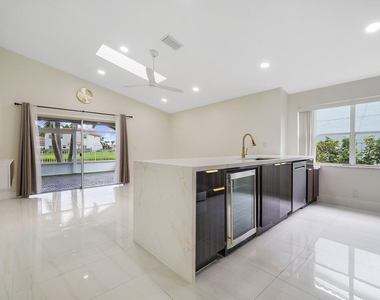 8599 Tourmaline Boulevard - Photo Thumbnail 9