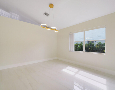 8599 Tourmaline Boulevard - Photo Thumbnail 6