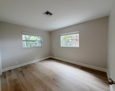 2018 S Waterway Drive - Photo Thumbnail 12