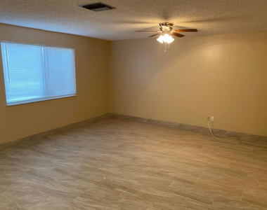 5096 Nw 5th Street - Photo Thumbnail 6
