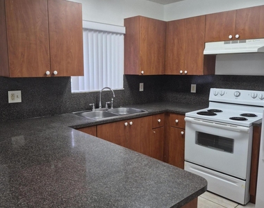 20431 Nw 18th Avenue - Photo Thumbnail 2