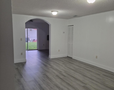 20431 Nw 18th Avenue - Photo Thumbnail 8
