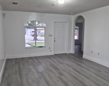 20431 Nw 18th Avenue - Photo Thumbnail 1