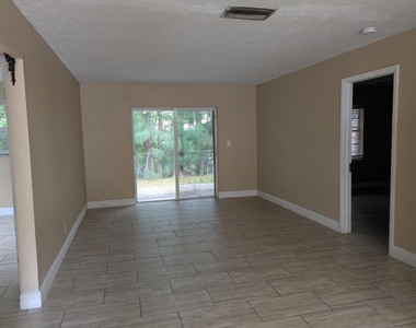 3502 Riverside Drive - Photo Thumbnail 3