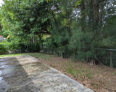 3502 Riverside Drive - Photo Thumbnail 8