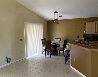 1825 Sw Import Drive - Photo Thumbnail 3