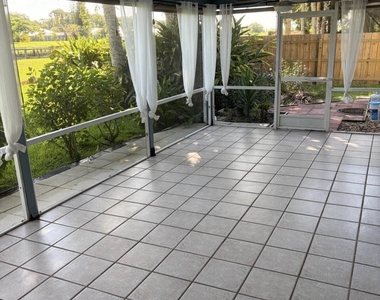 1825 Sw Import Drive - Photo Thumbnail 4