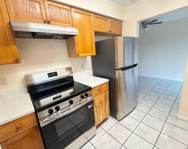 4105 Inlet Circle - Photo Thumbnail 3