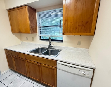 4105 Inlet Circle - Photo Thumbnail 4