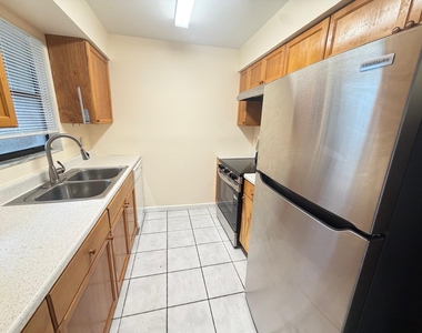 4105 Inlet Circle - Photo Thumbnail 5
